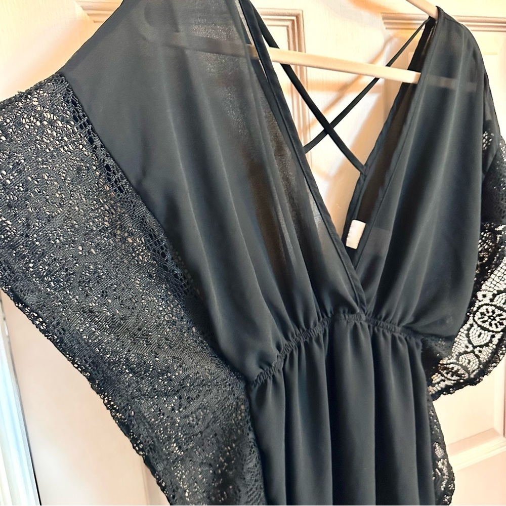 Black swim cover up - Picture 2 of 4